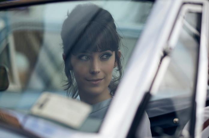 Geraldine Hakewill in una scena della serie Ms Fisher's Modern Murder Myster
