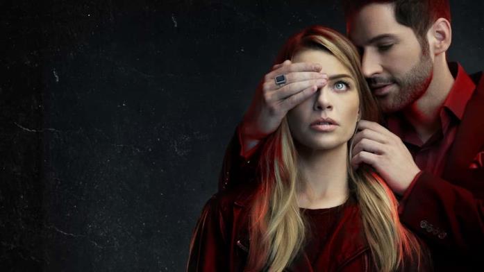 Tom Ellis e Lauren German in un'immagine promozionale di Lucifer 4 Uno scatto promozionale di Lucifer 4