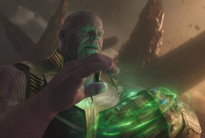 Thanos mentre usa le Gemme dell'Infinito