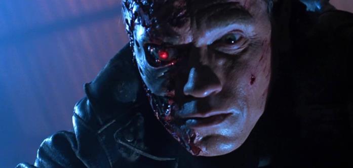 Arnold Schwarzenegger in una scena di Terminator 2