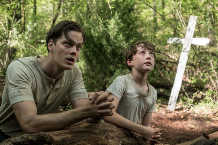 The Devil All The Time, le foto del film Bill Skarsgård e Michael Banks Repeta