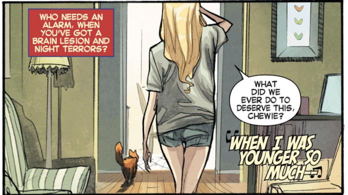 Captain Marvel del 2012 in compagnia del gatto Captain Marvel e Chewie nell'appartamento di Carol Danvers