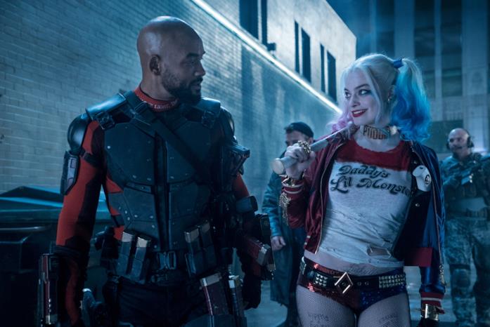 Will Smith e Margot Robbie in una scena del film