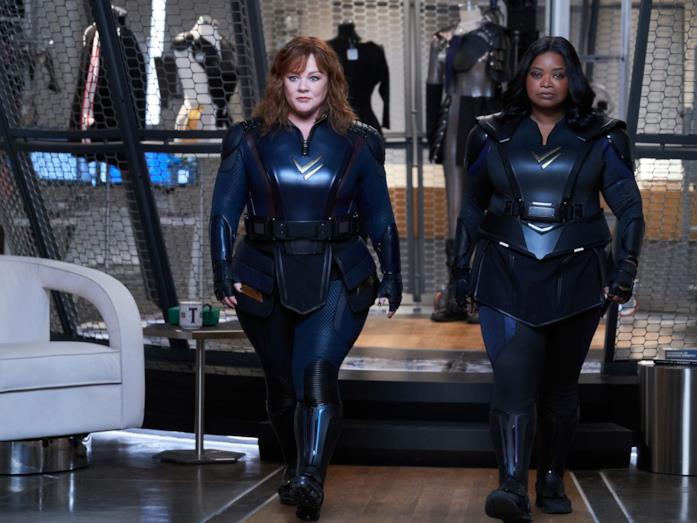 Le Thunder Force e i loro costumi Melissa McCarthy e Octavia Spencer in una scena di Thunder Force
