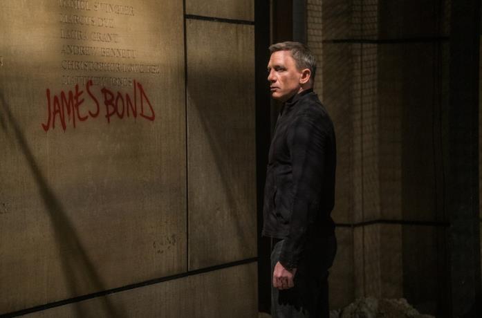 Daniel Craig in una scena del film Spectre