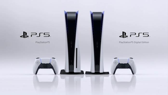 PlayStation 5 Standard e Digital Edition PlayStation 5: a sinistra la versione Standard, a destra quella Digital