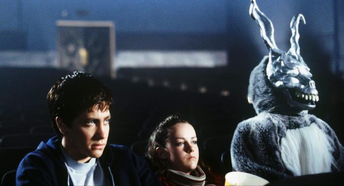 Donnie, Gretchen e il coniglio Frank al cinema Jake Gyllenhaal e Jena Malone interpretano Donnie Darko e Gretchen Ross