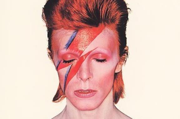 David Bowie sulla copertina di Aladdin Sane