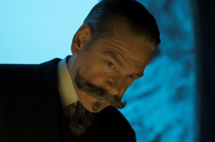 I baffi di Poirot nel film Assassinio sull'Orient Express del 2017
