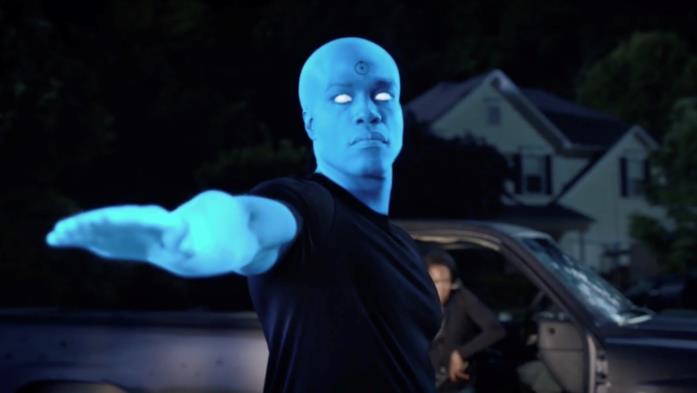Calvin Abar è Dr. Manhattan in Watchmen Dr. Manhattan nella serie Watchmen
