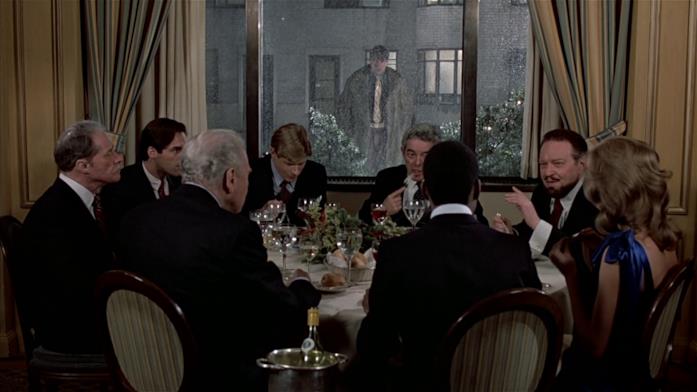 Le vite dei due protagonisti vengono completamente stravolte a fronte di una miserabile scommessa Un'immagine del film Una poltrona per due