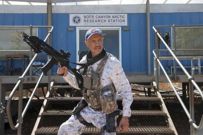 Michael Gross nei panni di Burt Gummer