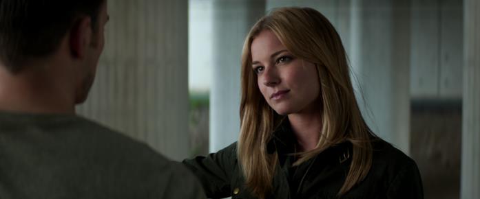 Sharon offre il suo aiuto a Steve in Captain America: Civil War Sharon si schiera con Captain America in Civil War