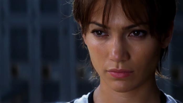 Via dall'incubo, la trama e il finale del film con Jennifer Lopez Un primo piano di Jennifer Lopez in una scena del film Via dall'incubo