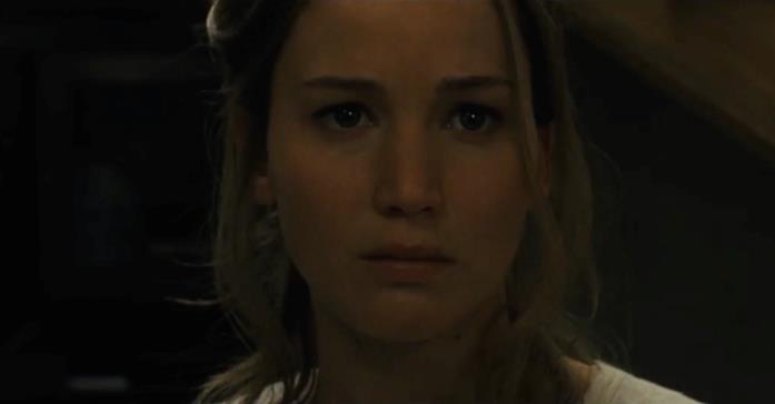 Jennifer Lawrence in Madre! Jennifer Lawrence spaventata in una clip di Madre!
