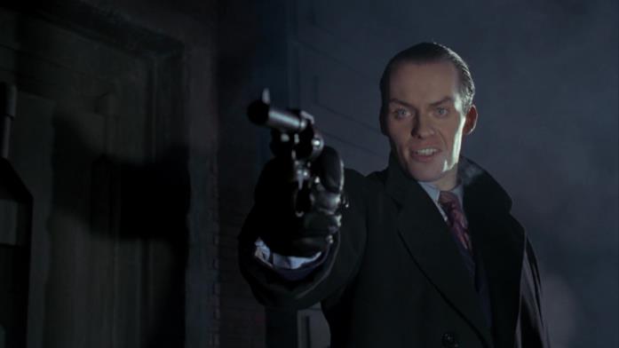 Un giovane Jack Napier mentre assassina i genitori di Bruce Wayne Un giovane Jack Napier mentre assassina i genitori di Bruce Wayne in Batman di Tim Burton