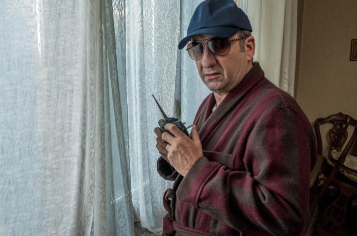 Antonio Albanese in una scena della serie I Topi 2