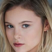 Mia Jenkins