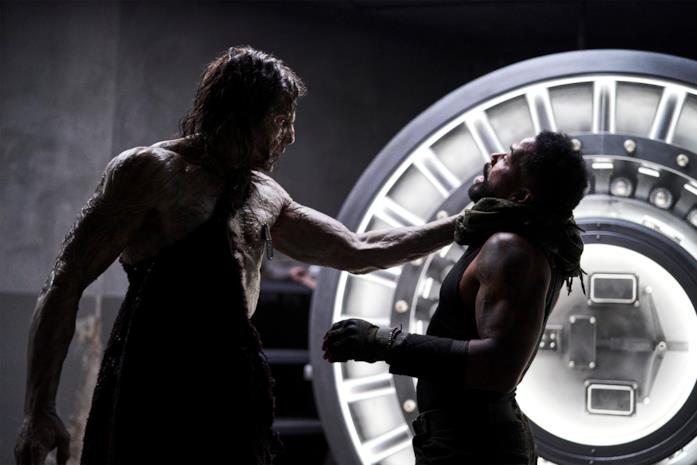 Zeus e Van Zeus strozza Van