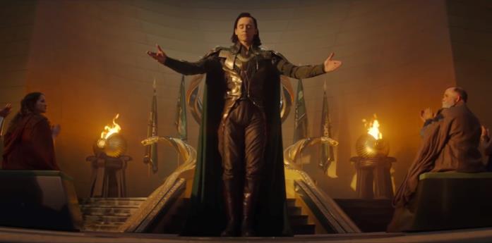 Loki Loki apre le braccia di fronte al trono di Asgard