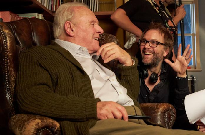 The Father Zeller e Hopkins discorrono sul set