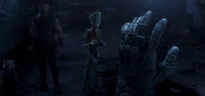 Il Guanto dell'Infinito, il plothole del MCU risolto Il calco del Guanto dell'infinito