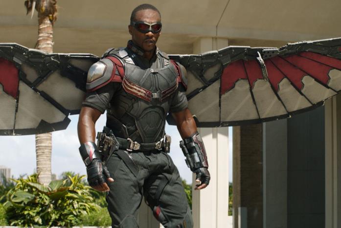 Il nuovo costume di Falcon per la serie Disney+ Falcon