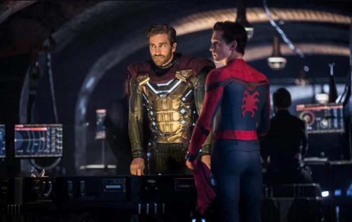 Jake Gyllenhaal e Tom Holland Jake Gyllenhaal e Tom Holland in una scena del film