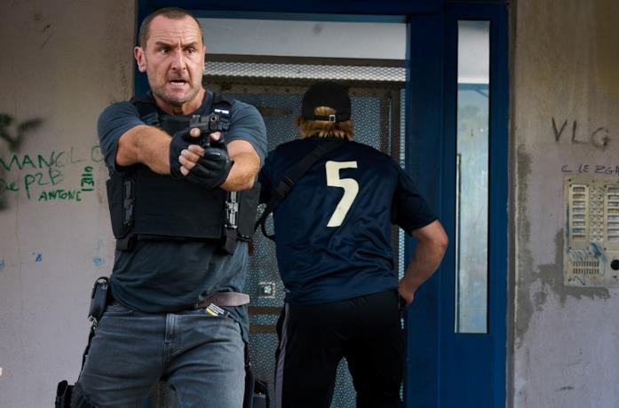 Gilles Lellouche in una scena del film BAC Nord