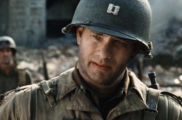 Tom Hanks è John H. Miller in Salvate il soldato Ryan