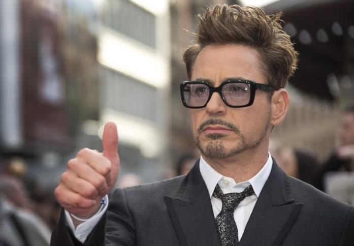 L'attore Robert Downey Jr. sul red carpet