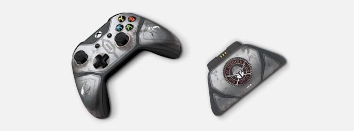 The Mandalorian fa rima con Xbox One: ecco il nuovo controller Wireless in simil-beskar The Mandalorian: a sinistra il controller Wireless per Xbox One, a destra lo stand per la ricarica