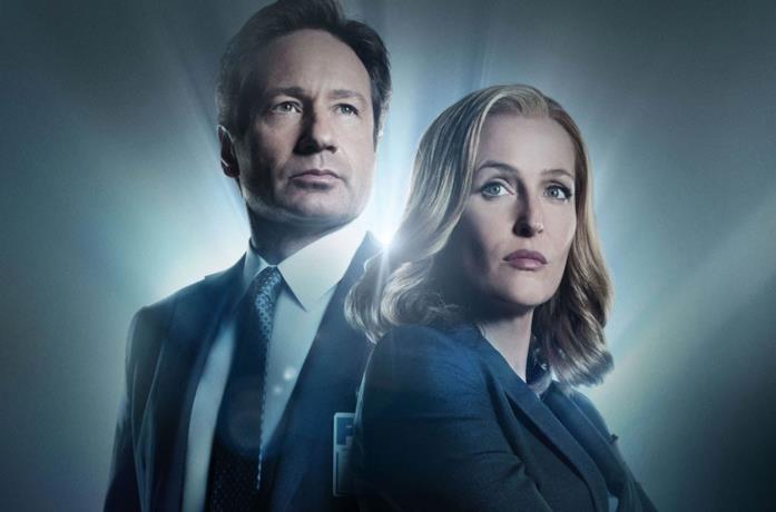 Primo piano di David Duchovny e Gillian Anderson