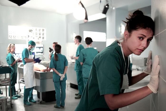 L'allieva: tutti i libri in ordine di pubblicazione e consigli sull'ordine di lettura Una scena de L'allieva con Alessandra Mastronardi