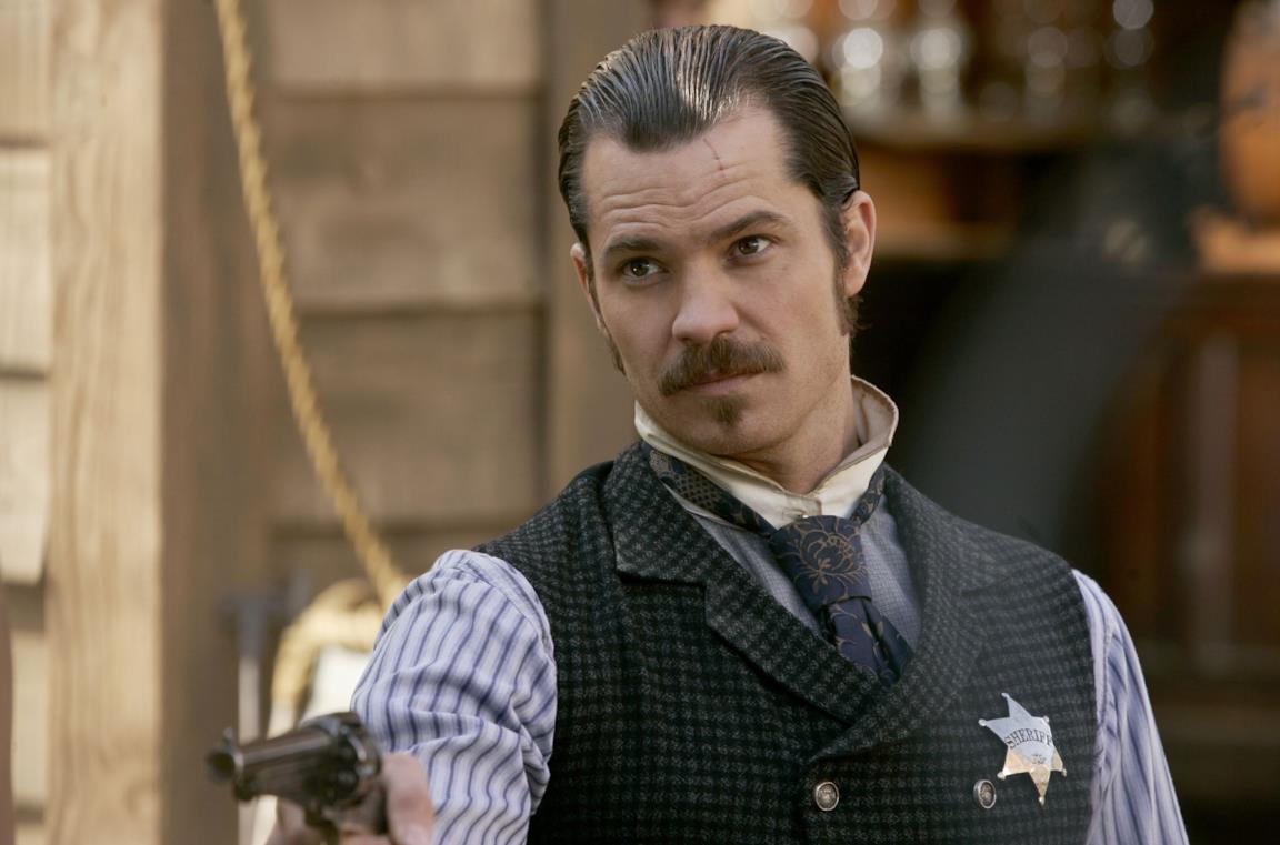 Un'immagine di Timothy Olyphant nella serie Deadwood