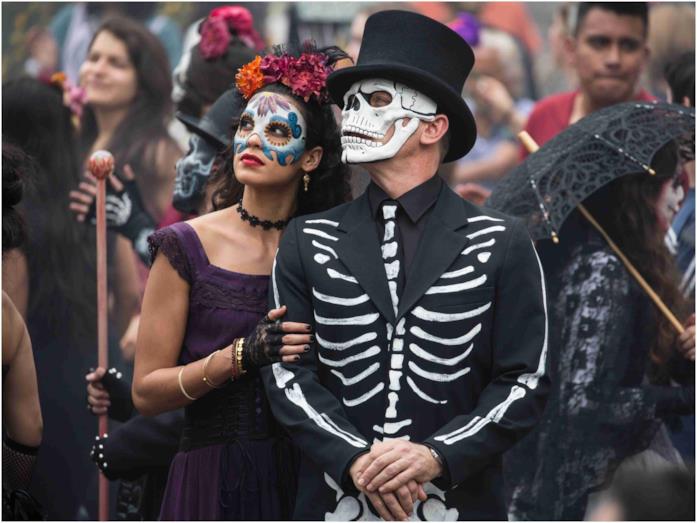 Spectre, la trama del film di 007 La scena iniziale in Messico di Spectre