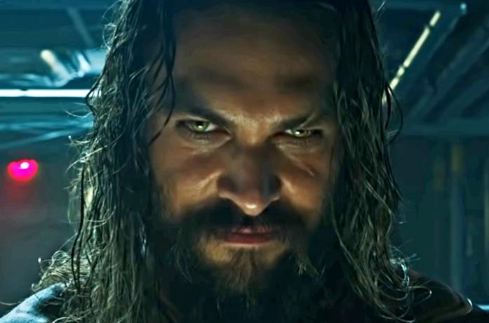 Jason Momoa in una scena di Aquaman