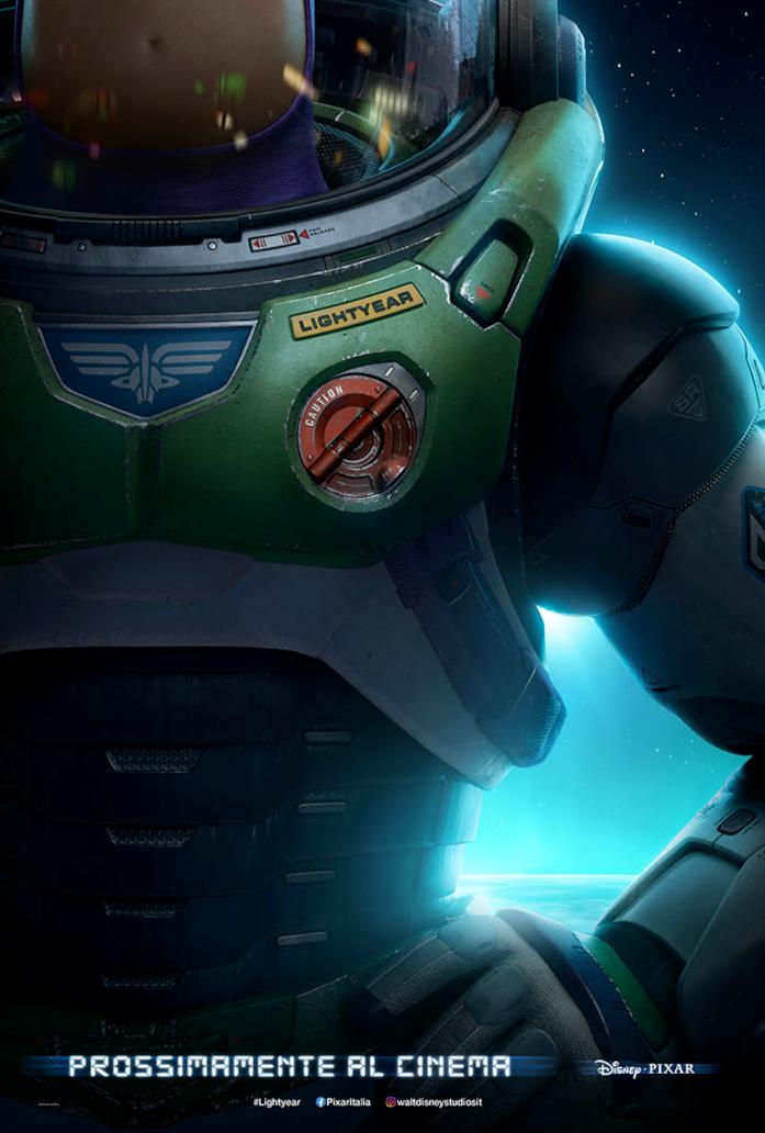 Lightyear – La vera storia di Buzz, il poster italiano Buzz Lightyear