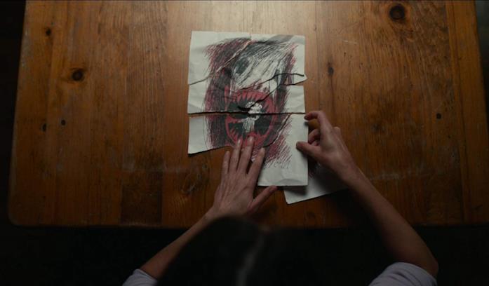 Antlers, il trailer di uno degli horror più attesi del 2020 Il disegno inquietante di Lucas in una scena del film Antlers