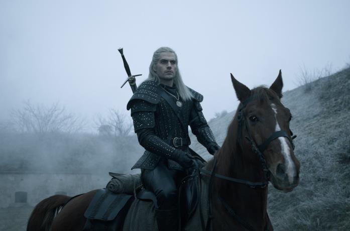 Henry Cavill è il protagonista di The Witcher, Geralt di Rivia