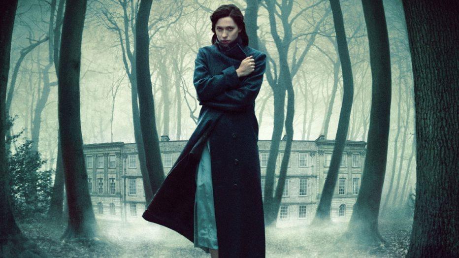 Rebecca Hall in un'immagine promozionale di 1921 - Il mistero di Rookford