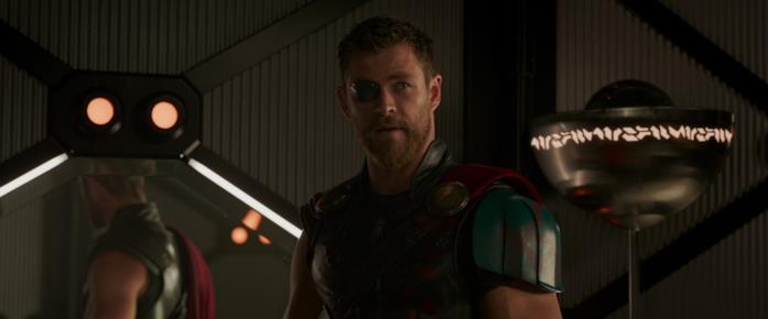 Chris Hemsworth nella scena conclusiva di Thor: Ragnarok Thor conversa con Loki nel finale di Thor: Ragnarok