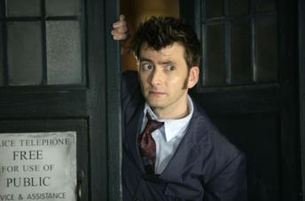 Un'immagine che ritrae David Tennant nei panni del dottore in Doctor Who