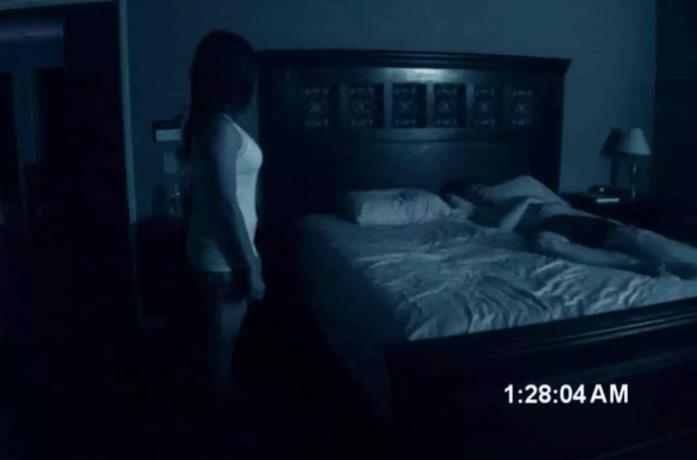 Una scena del film Paranormal Activity