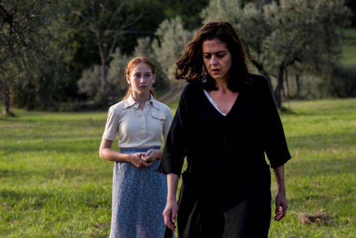 L'Arminuta Sofia Fiore e Vanessa Scalera in una scena di L'Arminuta