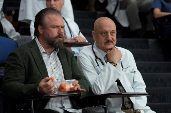 New Amsterdam: Anupam Kher (il Dottor Kapoor) lascia la serie nella stagione 3
