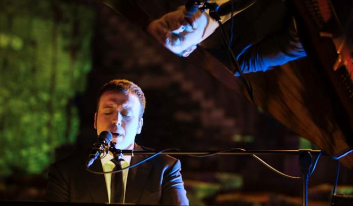 Summertime - Raphael Gualazzi Gualazzi in una scena di Summertime