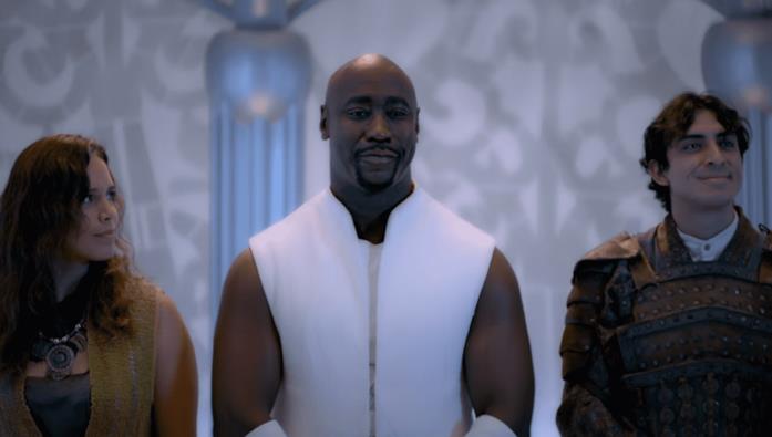 Amenadiel diventa Dio nel finale di Lucifer Una scena dal finale di Lucifer, Amenadiel è Dio