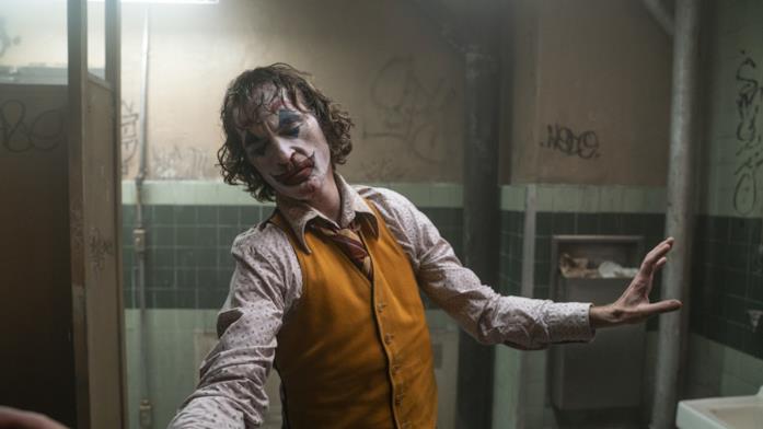 Joker, il cinecomic diretto da Todd Phillips Joaquin Phoenix in una scena del film Joker