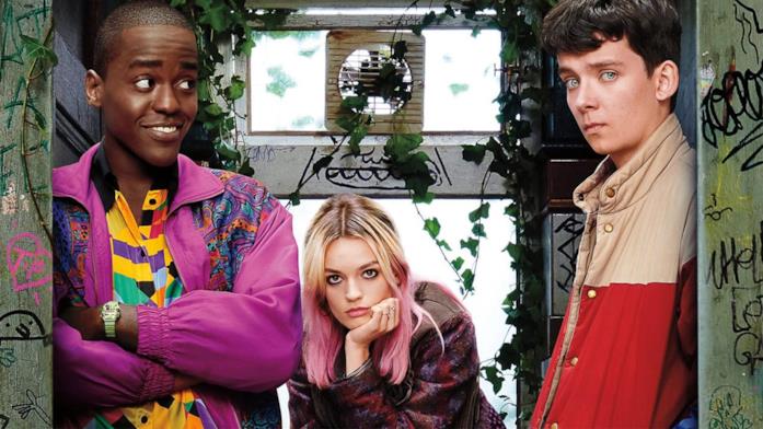 I tre protagonisti della serie televisiva Sex Education Maeve, Otis ed Eric si trovano nel loro "ufficio" improvvisato